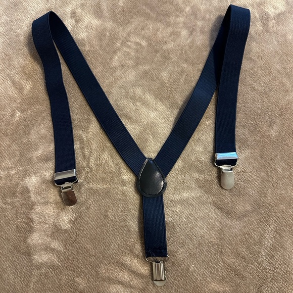 Boys Bow Tie And Suspenders 2-Piece Set - Picture 3 of 3